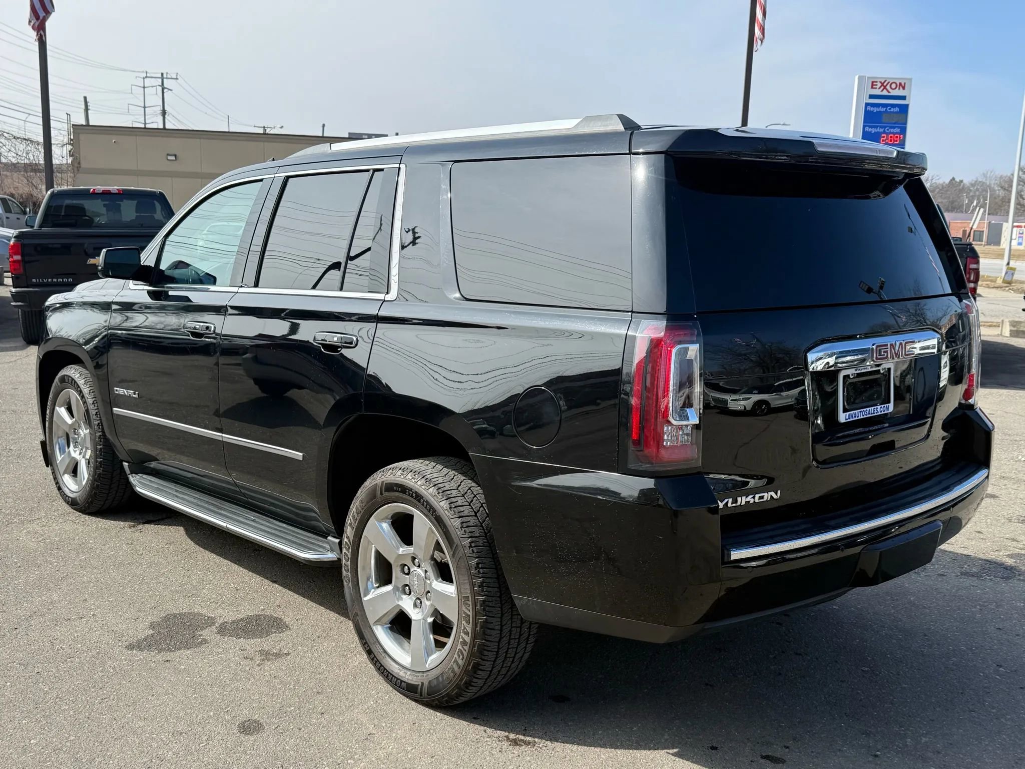 Used 2016 GMC Yukon Denali w/ Open Road Package image 7