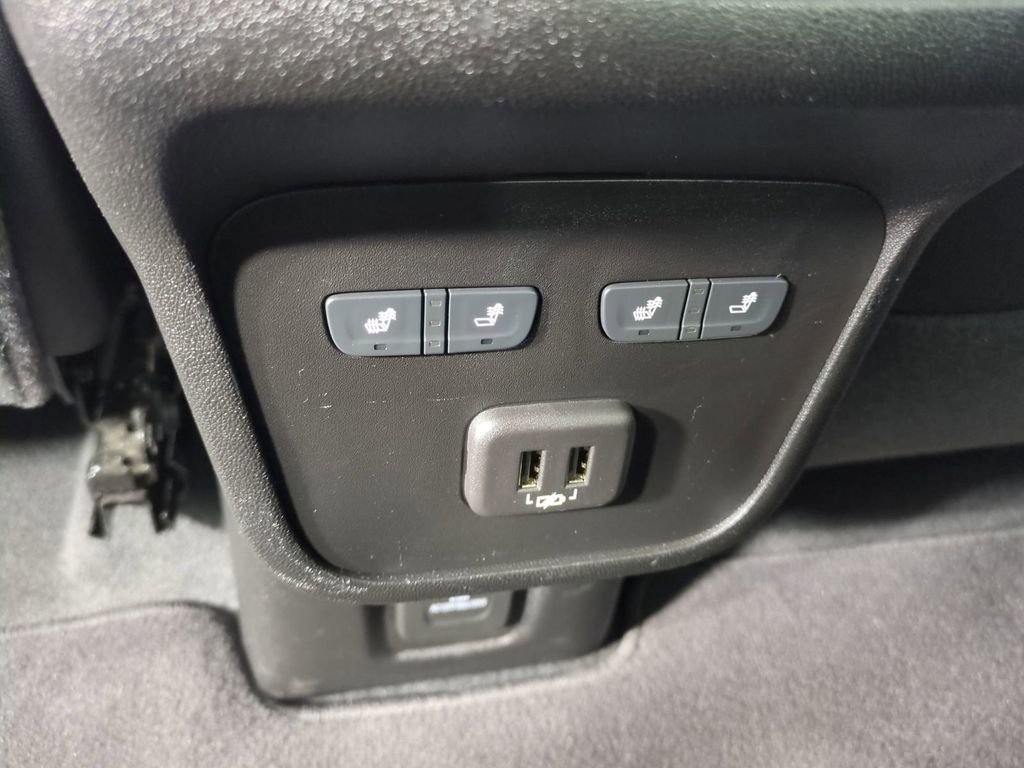 Used 2022 Chevrolet Equinox Premier image 17