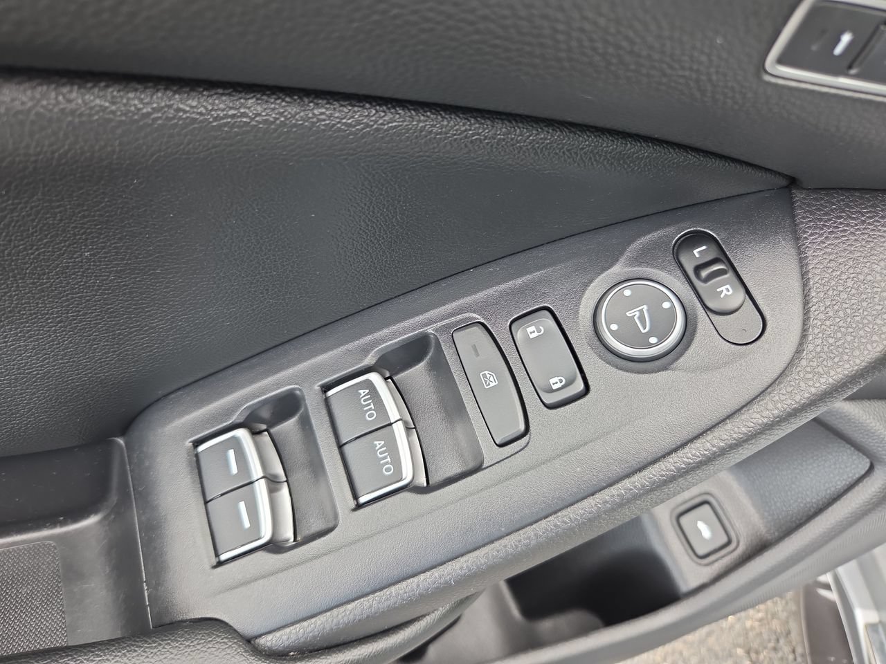Used 2020 Honda Accord Touring image 18
