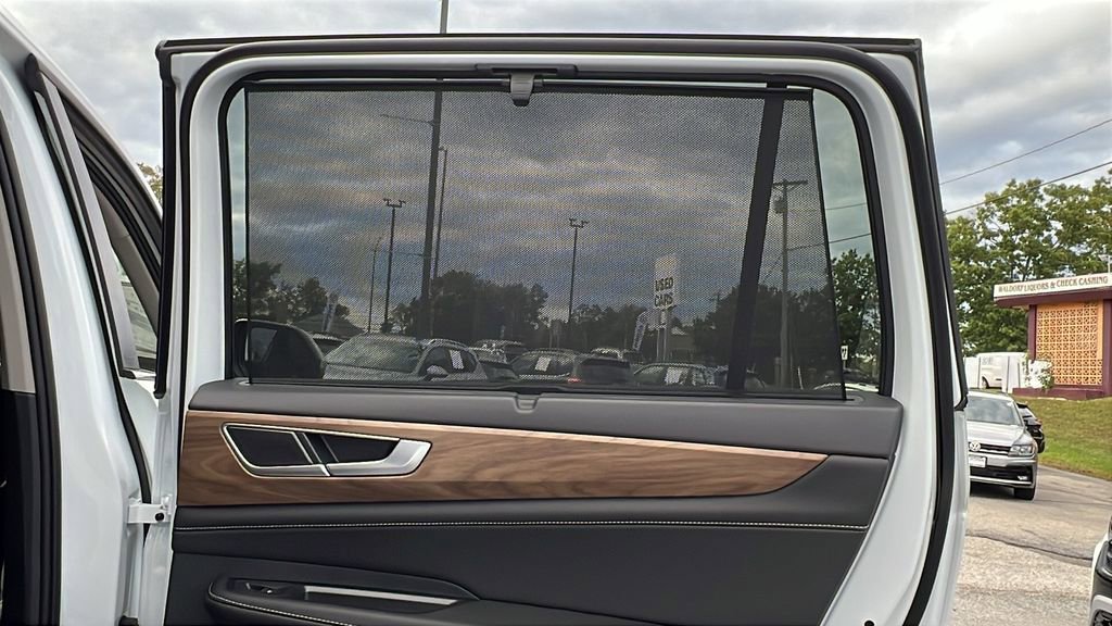 New 2026 Volkswagen Atlas SE image 13