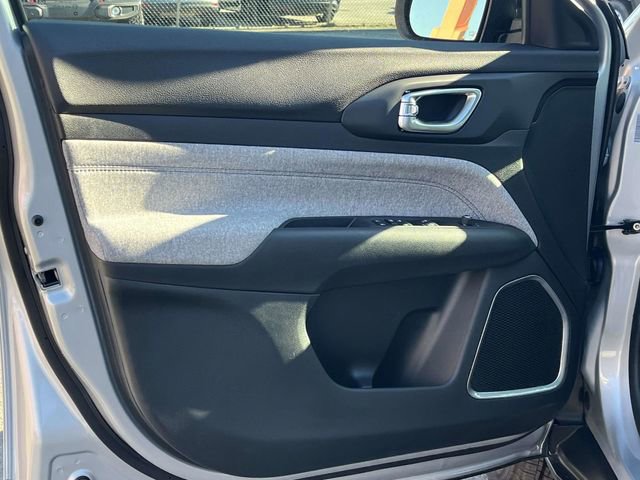 New 2026 Jeep Compass Latitude image 11