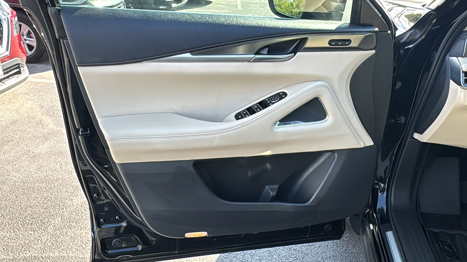 Used 2025 INFINITI QX60 Luxe w/ Vision Package image 11