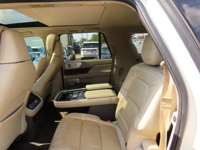 Used 2020 Lincoln Navigator L Reserve w/ Luxury Package image 19