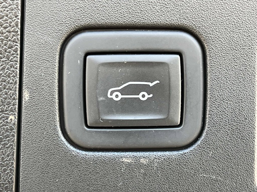 Certified 2023 Cadillac XT4 Premium Luxury w/ Enhanced Visibility Package FWD image 24