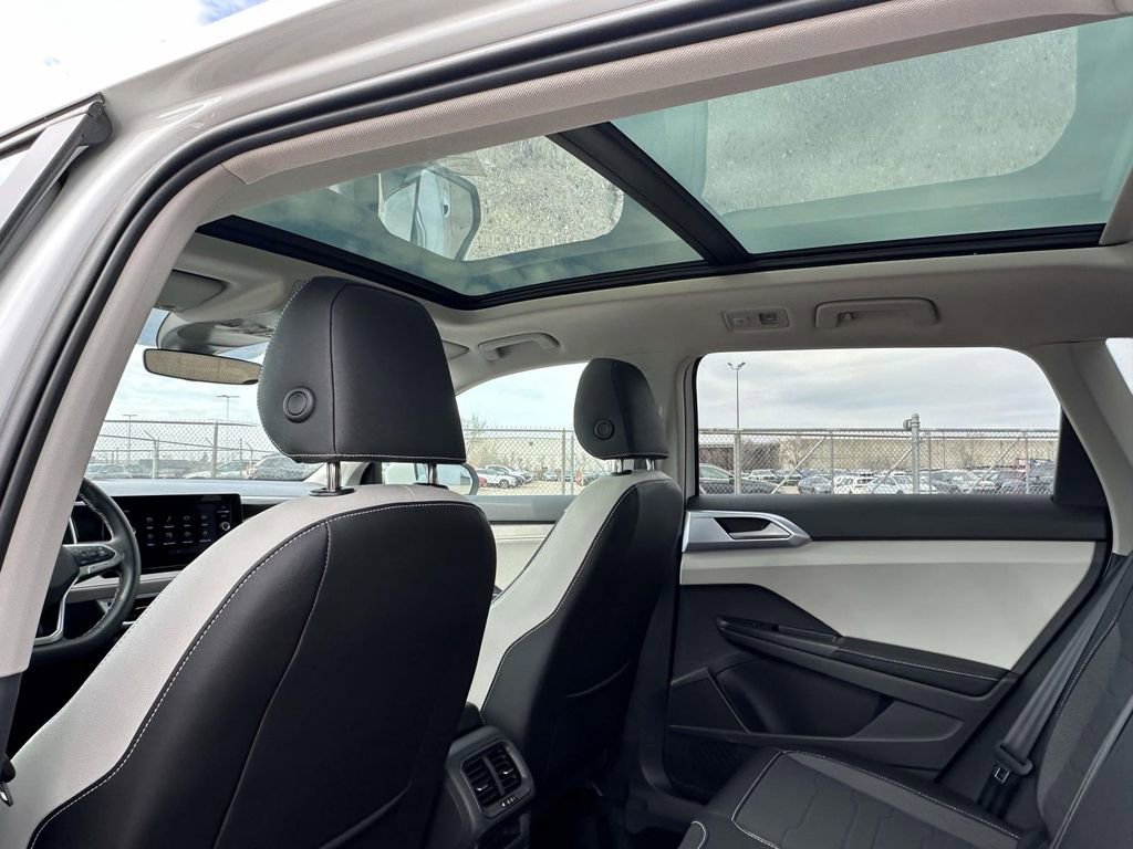New 2025 Volkswagen Taos SE AWD/4WD image 10