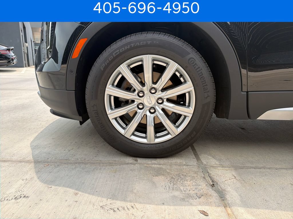 Used 2023 Cadillac XT4 Premium Luxury w/ Technology Package FWD image 30