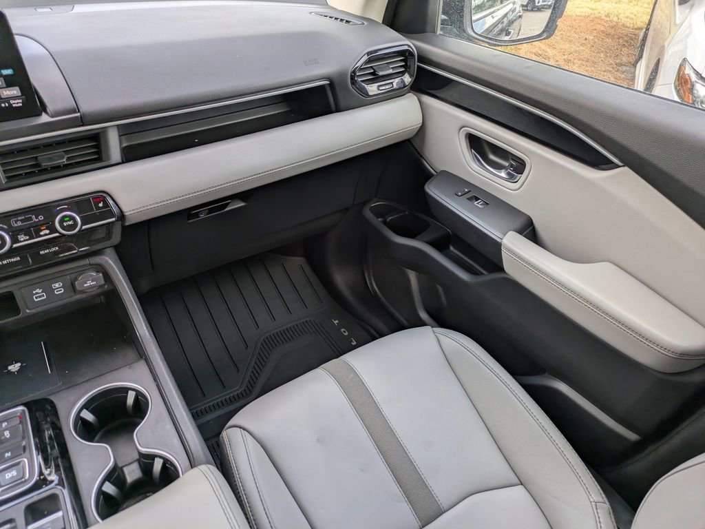 Used 2024 Honda Pilot Touring image 18