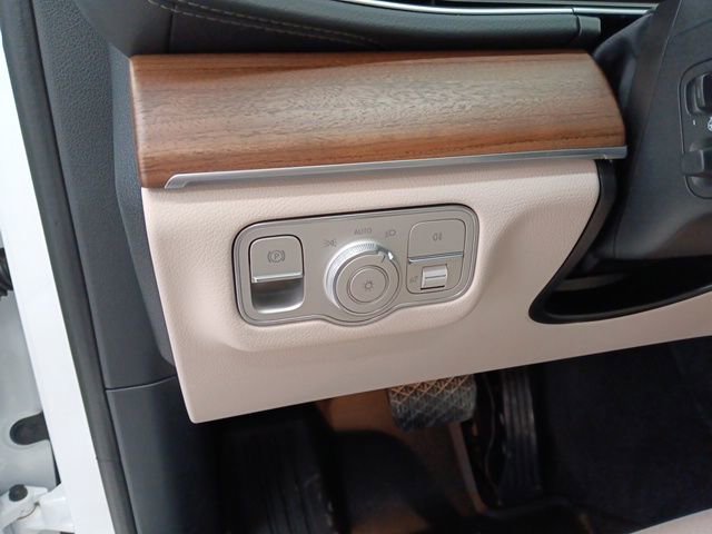 Used 2025 Mercedes-Benz GLS 450 4MATIC image 39