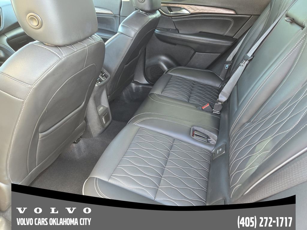 Used 2022 Buick Envision Avenir w/ Technology Package II image 29