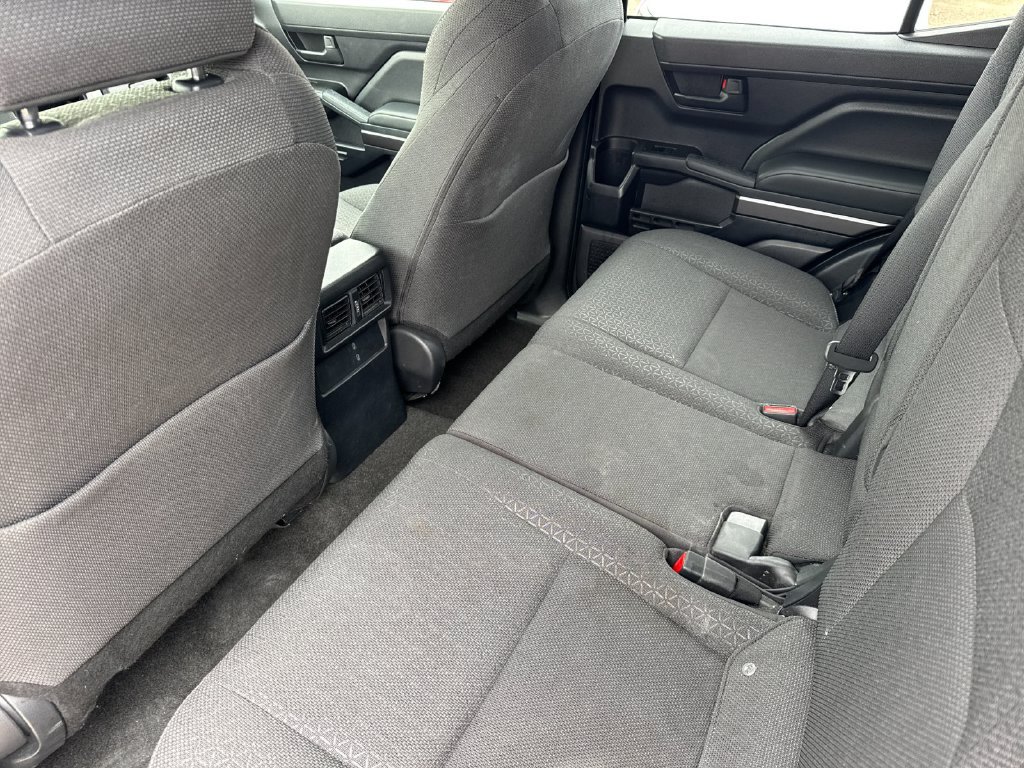 Used 2025 Toyota 4Runner SR5 AWD/4WD image 12