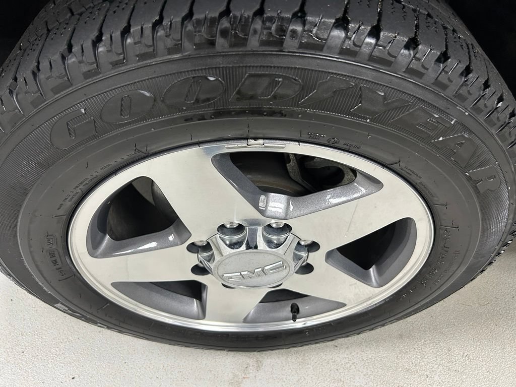 Used 2018 GMC Sierra 2500 SLT w/ All Terrain HD Package AWD/4WD image 9