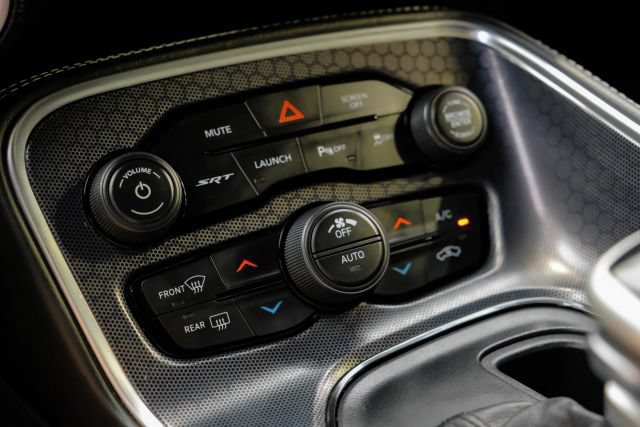 Used 2018 Dodge Challenger SRT w/ Technology Group RWD image 30