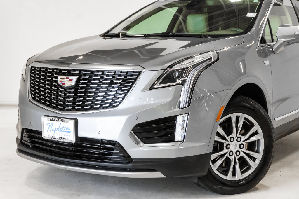 Used 2023 Cadillac XT5 Premium Luxury AWD/4WD image 2
