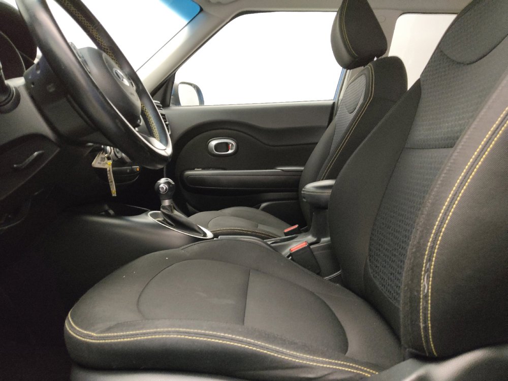 Used 2016 Kia Soul + w/ Designer's Package FWD image 17
