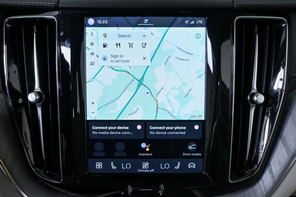 Certified 2024 Volvo XC60 B5 Ultimate AWD/4WD image 17