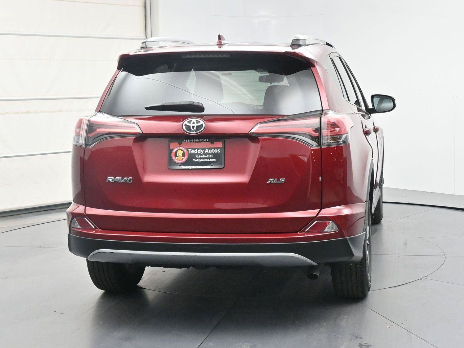 Used 2018 Toyota RAV4 XLE FWD image 21