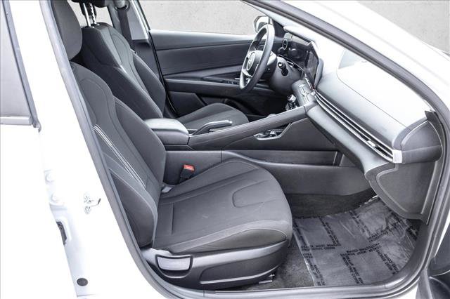 Used 2024 Hyundai Elantra SEL FWD image 25