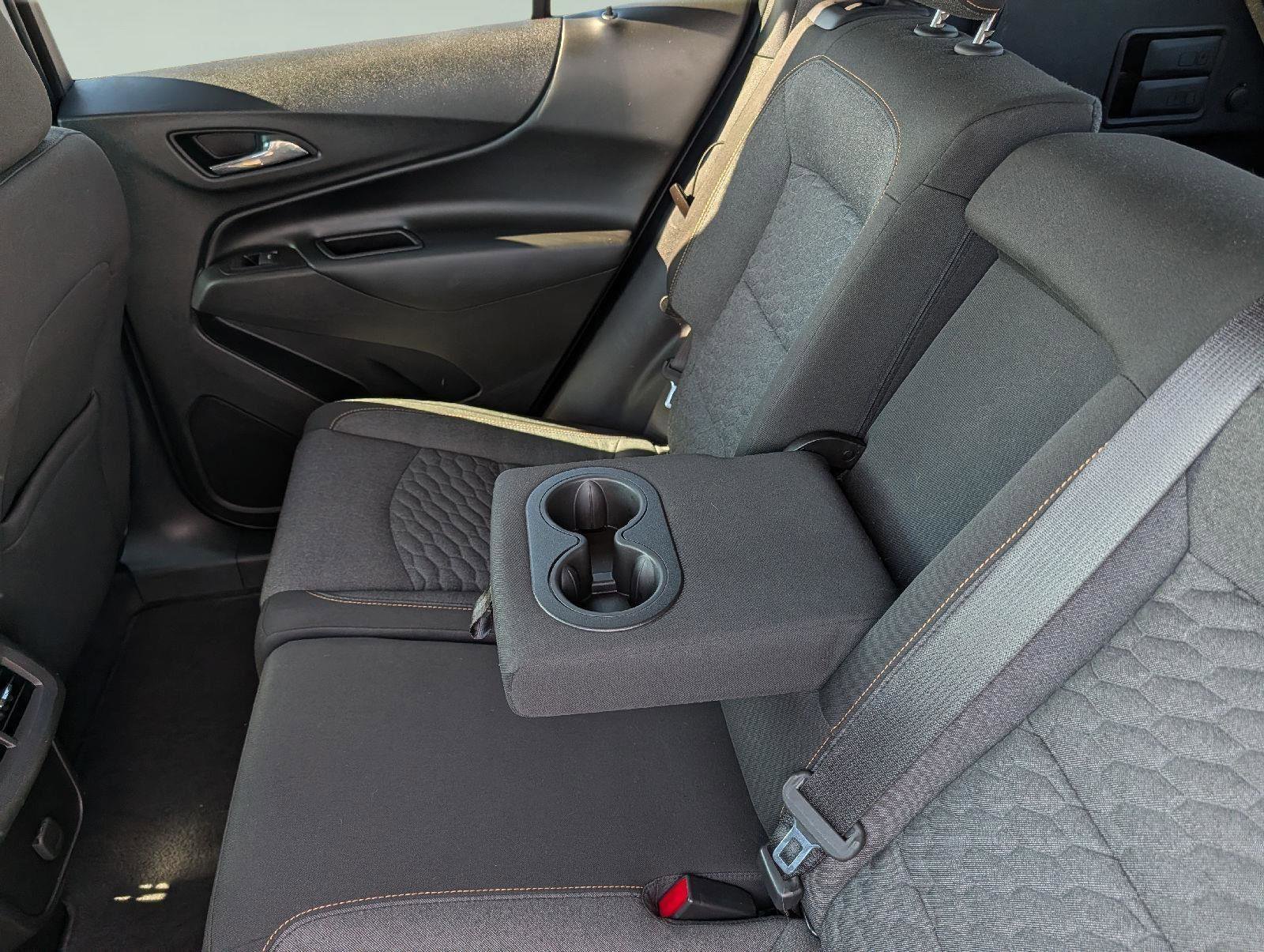 Used 2018 Chevrolet Equinox LT AWD/4WD image 19