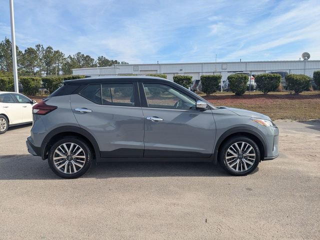 Used 2024 Nissan Kicks SV image 2