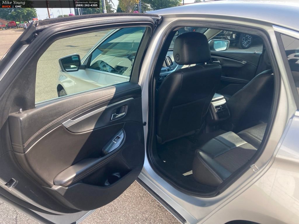 Used 2016 Chevrolet Impala LT FWD image 11