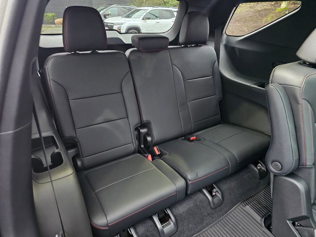 New 2026 Chevrolet Traverse Z71 w/ LPO, Floor Liner Package image 30