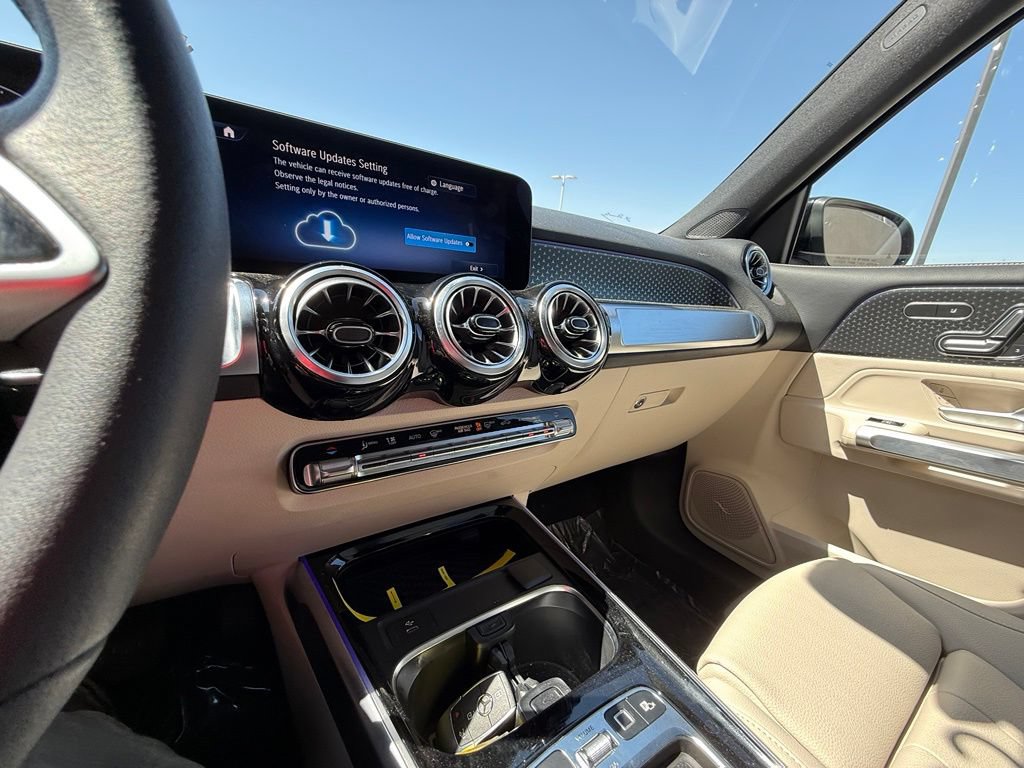 Used 2026 Mercedes-Benz GLB 250 image 14