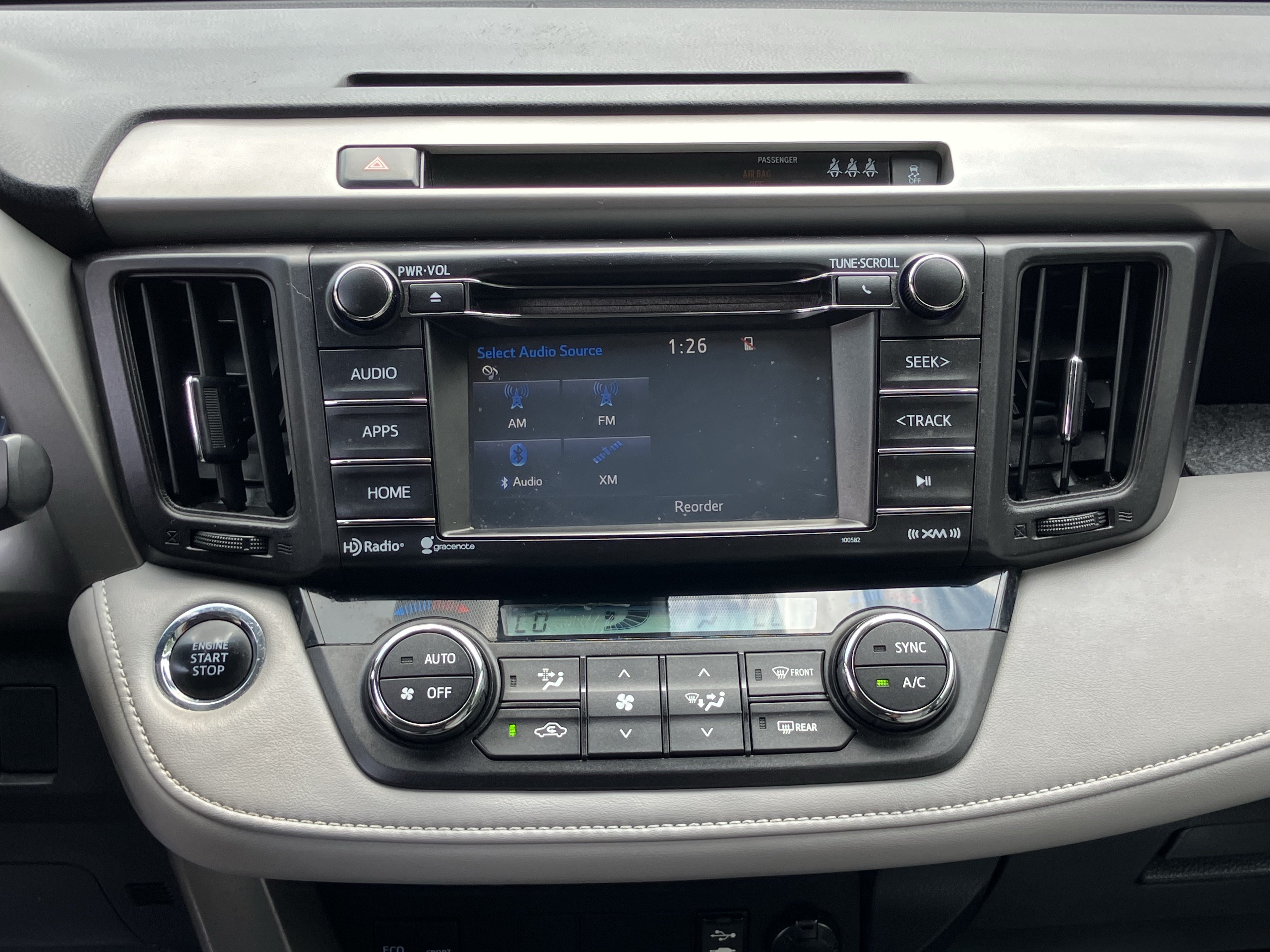 Used 2017 Toyota RAV4 XLE FWD image 26