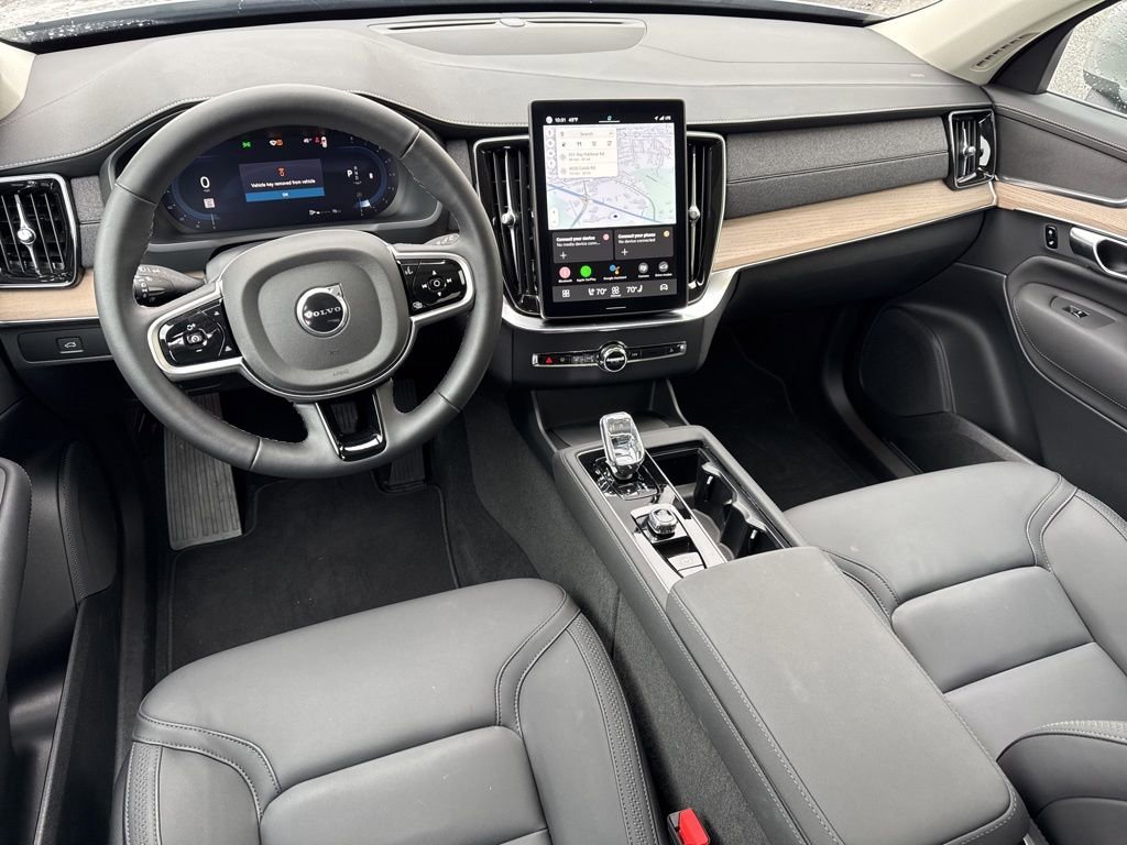 Used 2025 Volvo XC90 B6 Core w/ Climate Package image 20