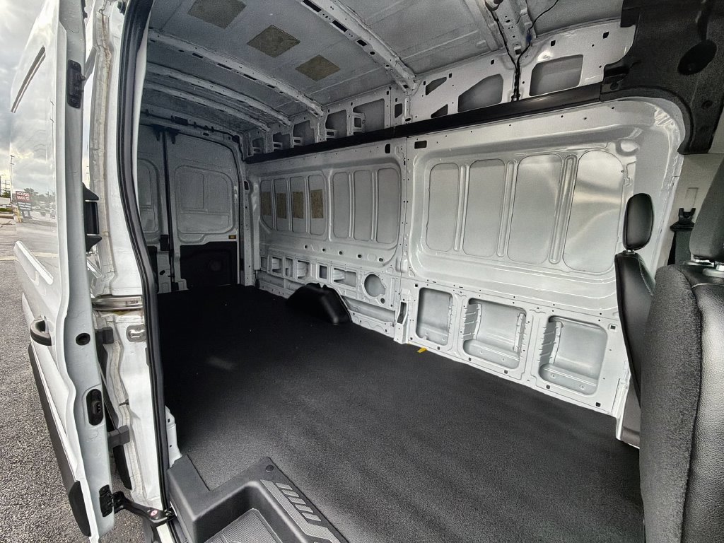 Used 2023 Ford E-Transit 148 High Roof Extended RWD image 27