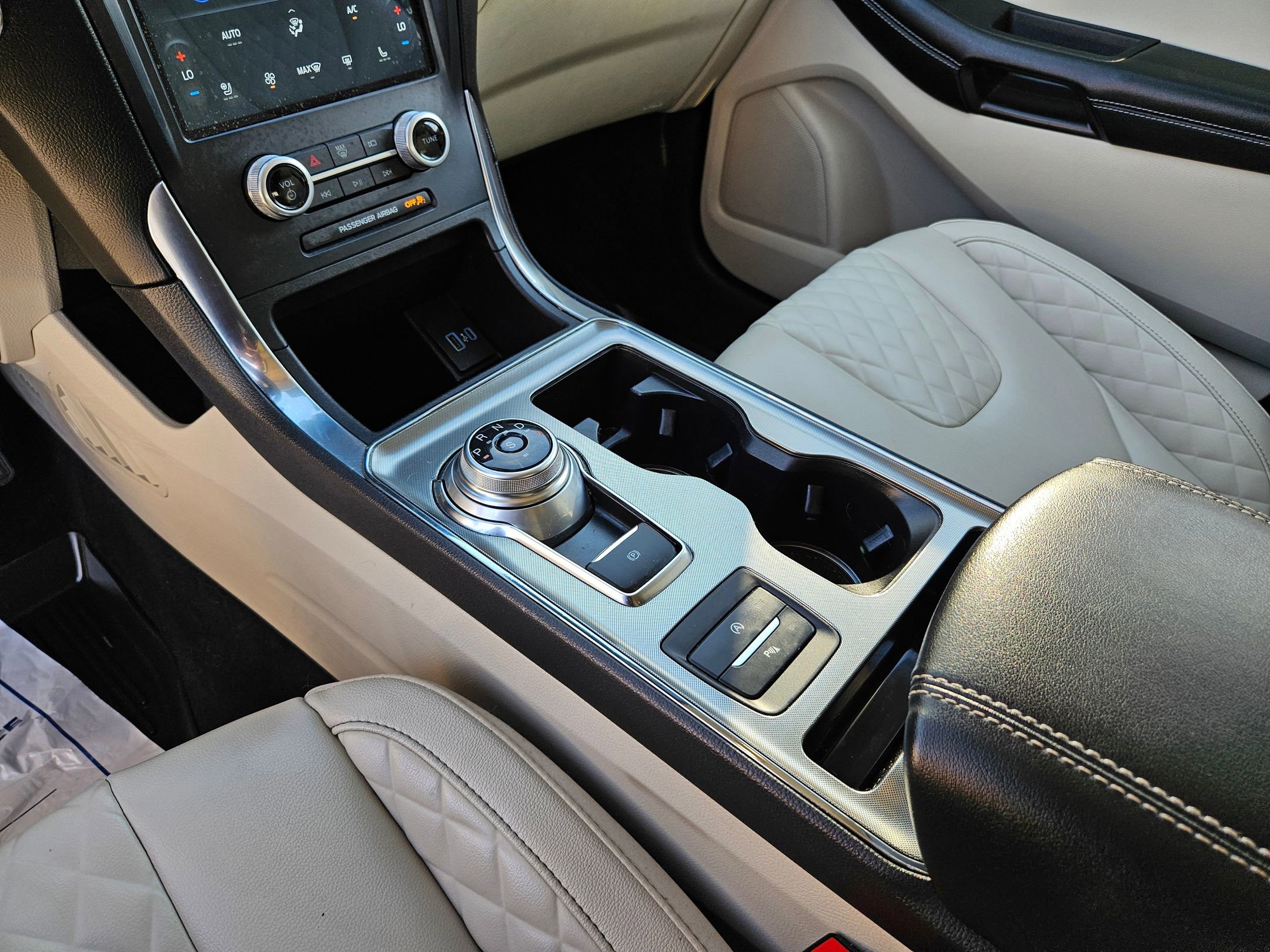 Used 2023 Ford Edge Titanium image 13