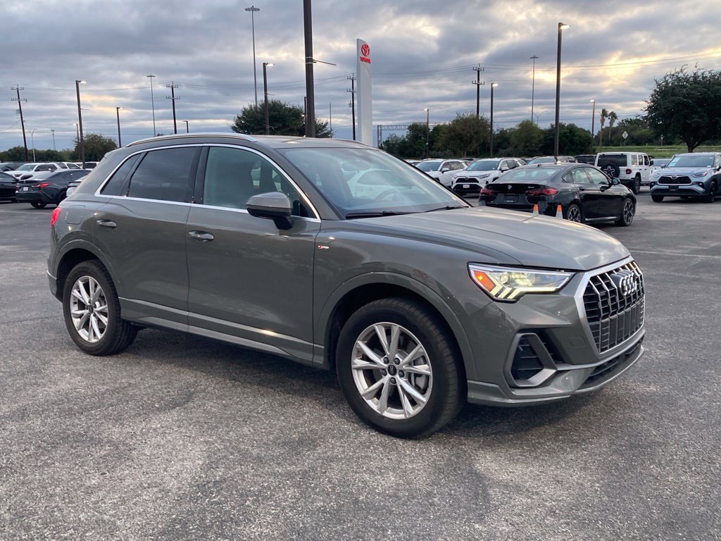 Used 2025 Audi Q3 2.0T Premium AWD/4WD image 3