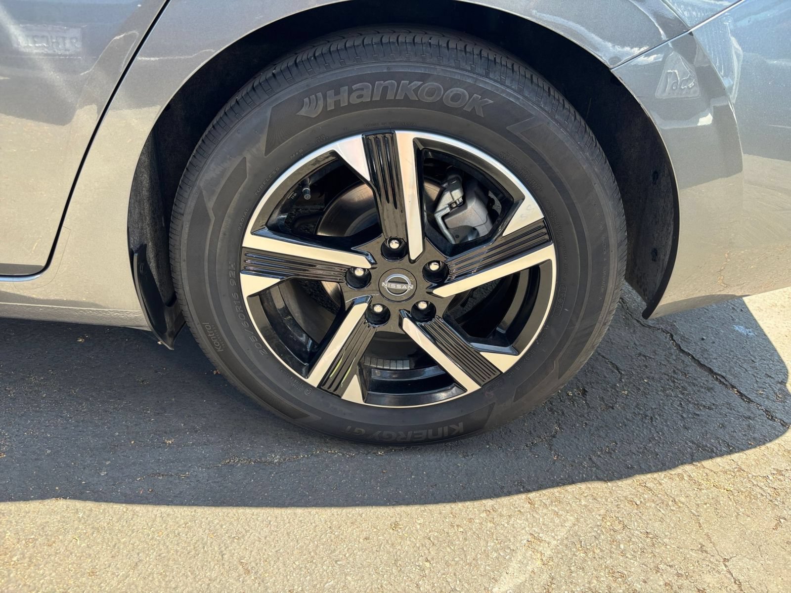 Used 2025 Nissan Sentra SV FWD image 27