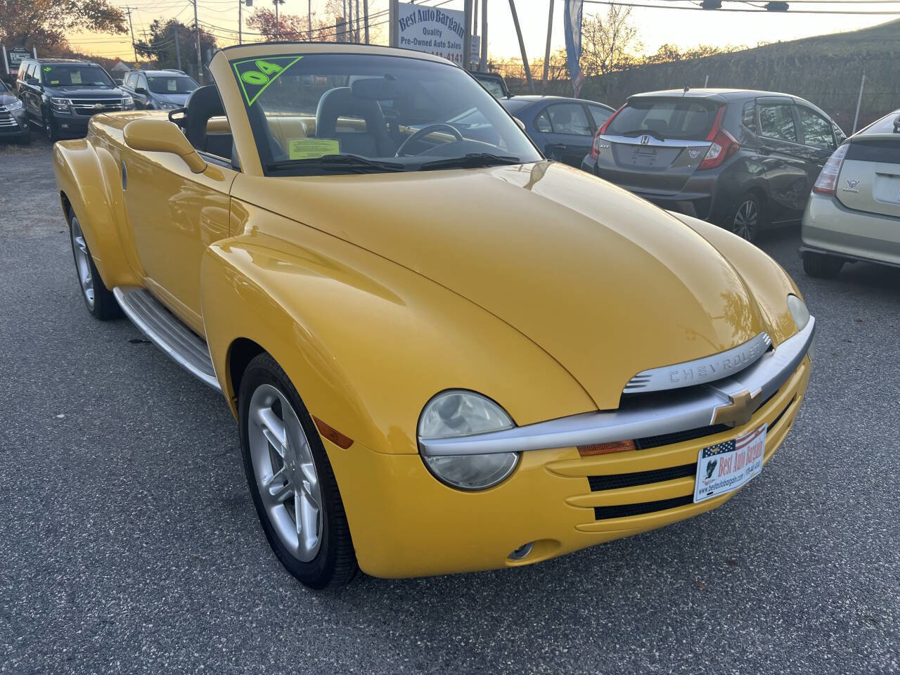 Used 2004 Chevrolet SSR w/ Preferred Equipment Group RWD image 5
