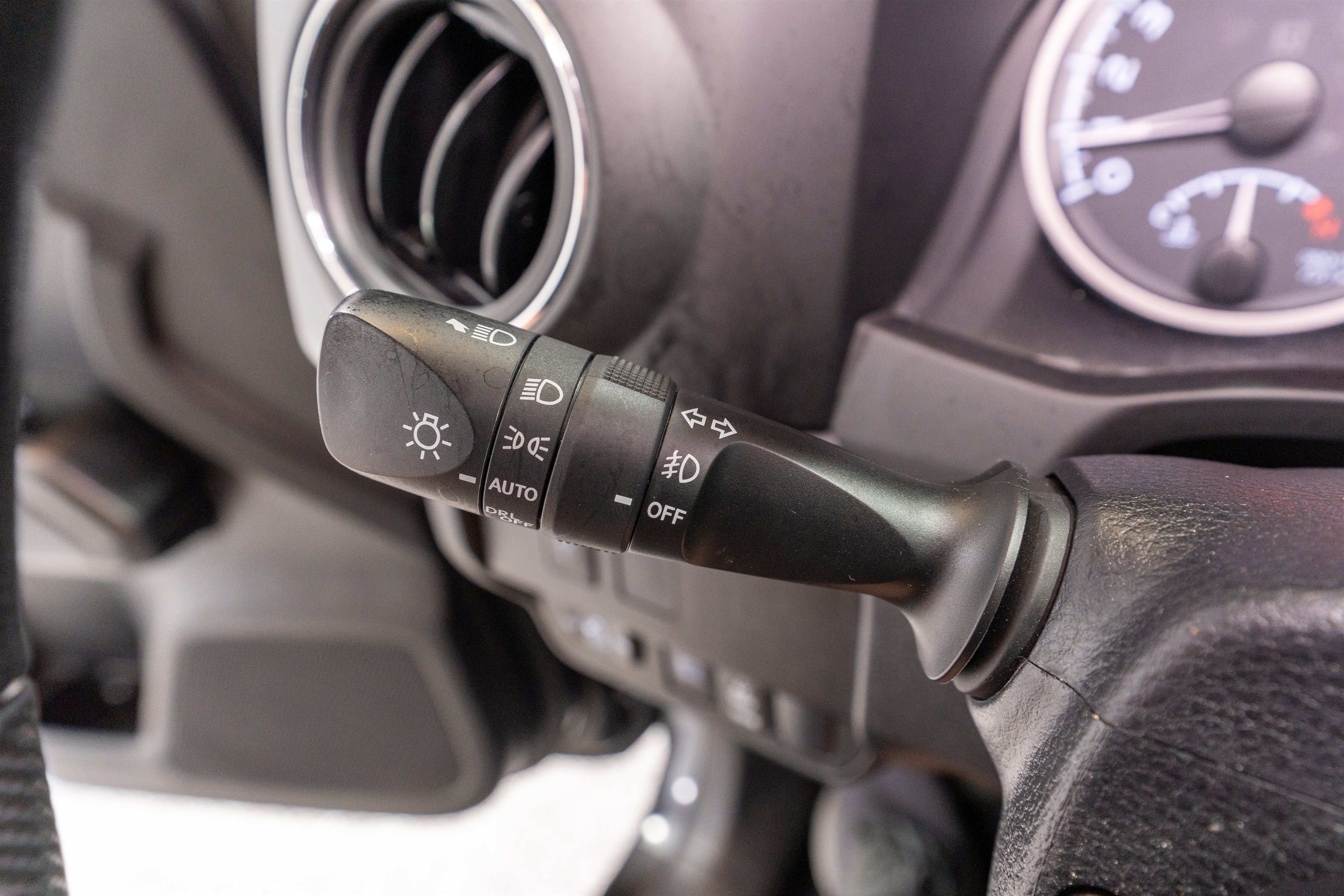 Used 2023 Toyota Tacoma TRD Sport AWD/4WD image 32