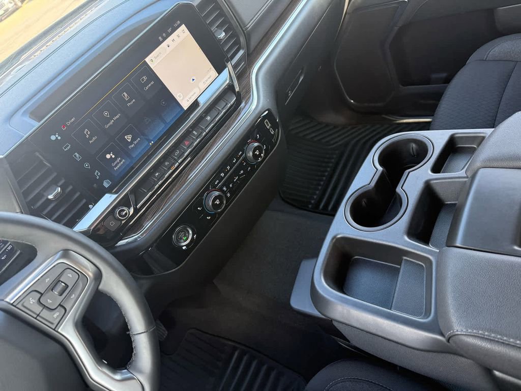 Used 2024 Chevrolet Silverado 1500 LT image 23