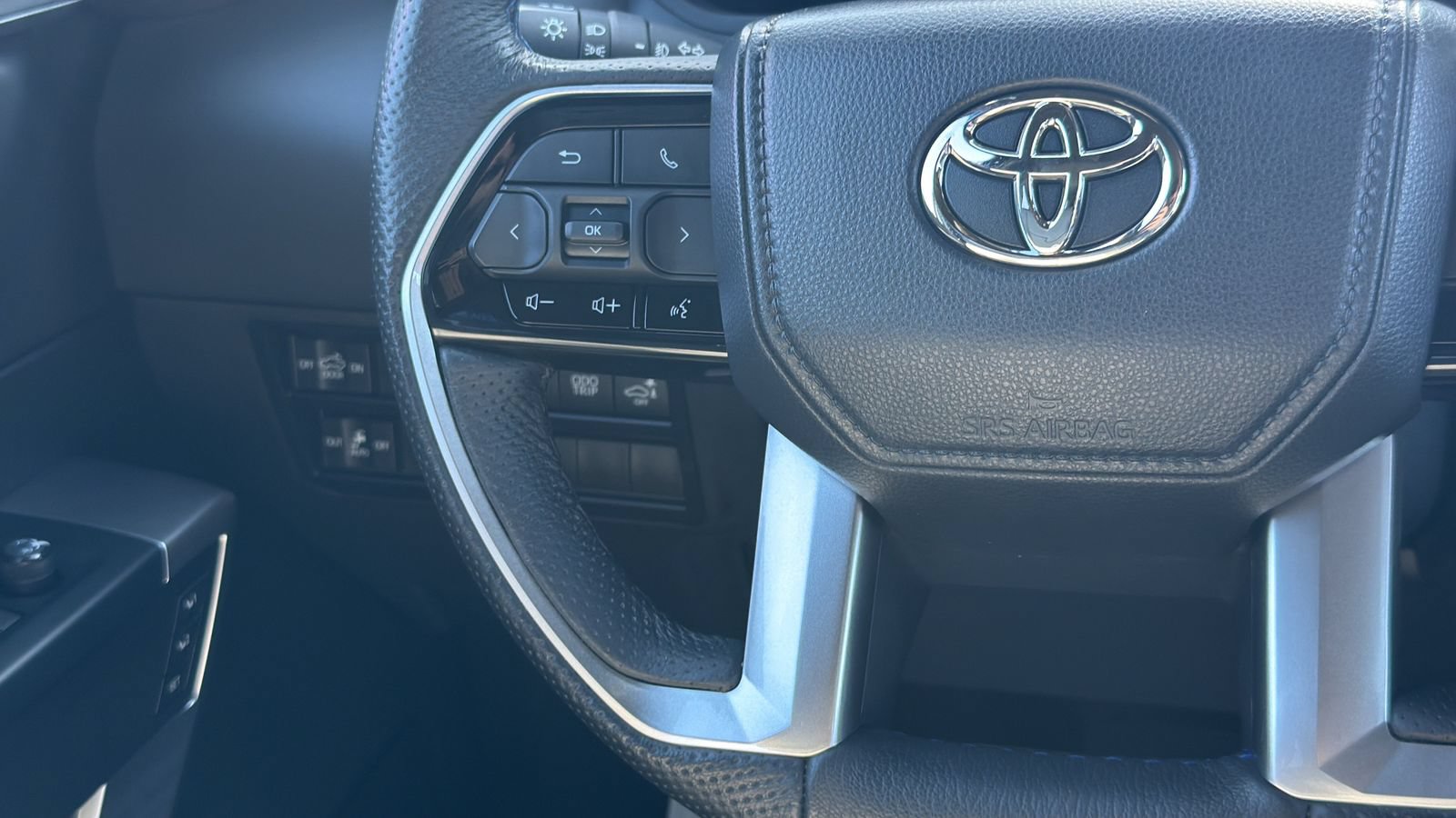 Used 2023 Toyota Tundra Platinum AWD/4WD image 16