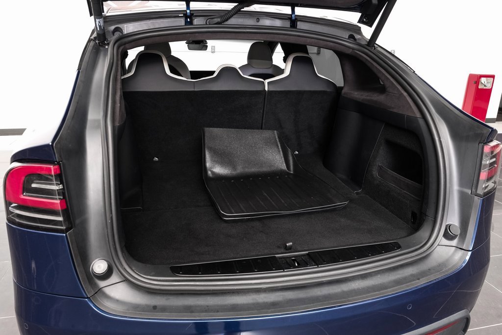 Used 2022 Tesla Model X image 60