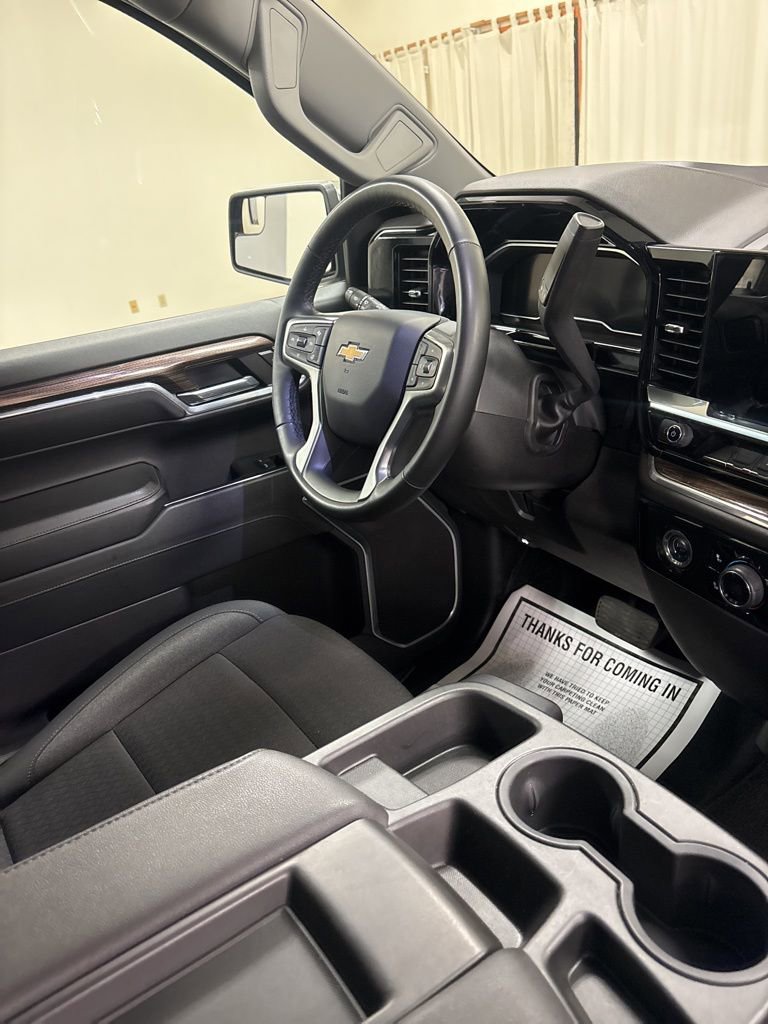 Used 2024 Chevrolet Silverado 1500 LT AWD/4WD image 24
