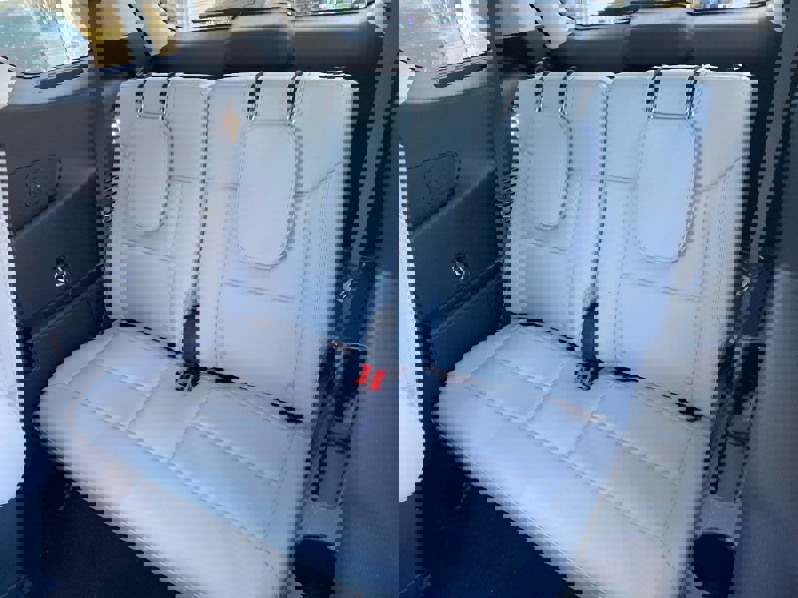 Used 2025 Ford Explorer Platinum w/ LUX Leather Package image 25