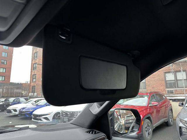 Used 2023 Chevrolet Suburban LT image 32