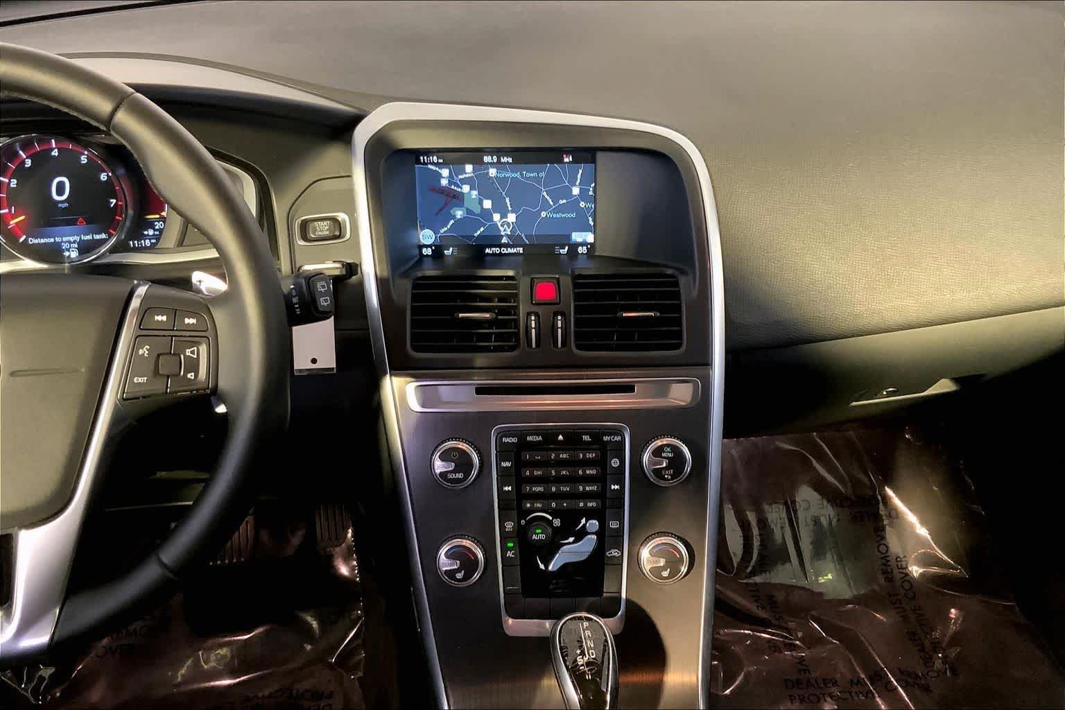 Used 2015 Volvo XC60 T6 AWD/4WD image 6