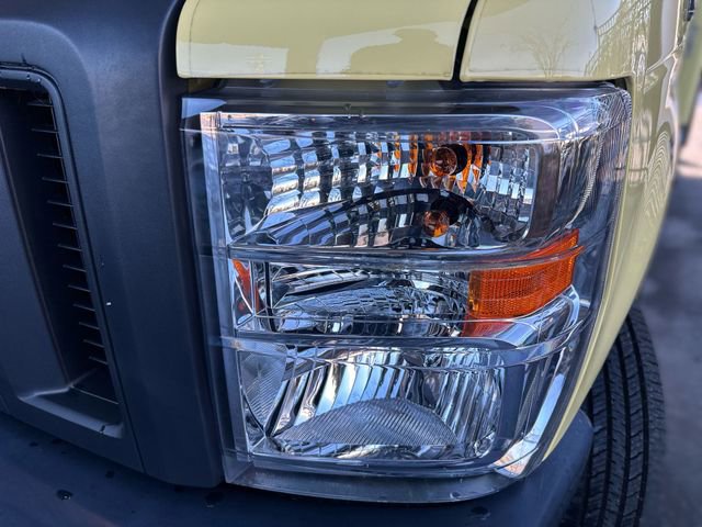 Used 2022 Ford E-450 and Econoline 450 Super Duty image 9