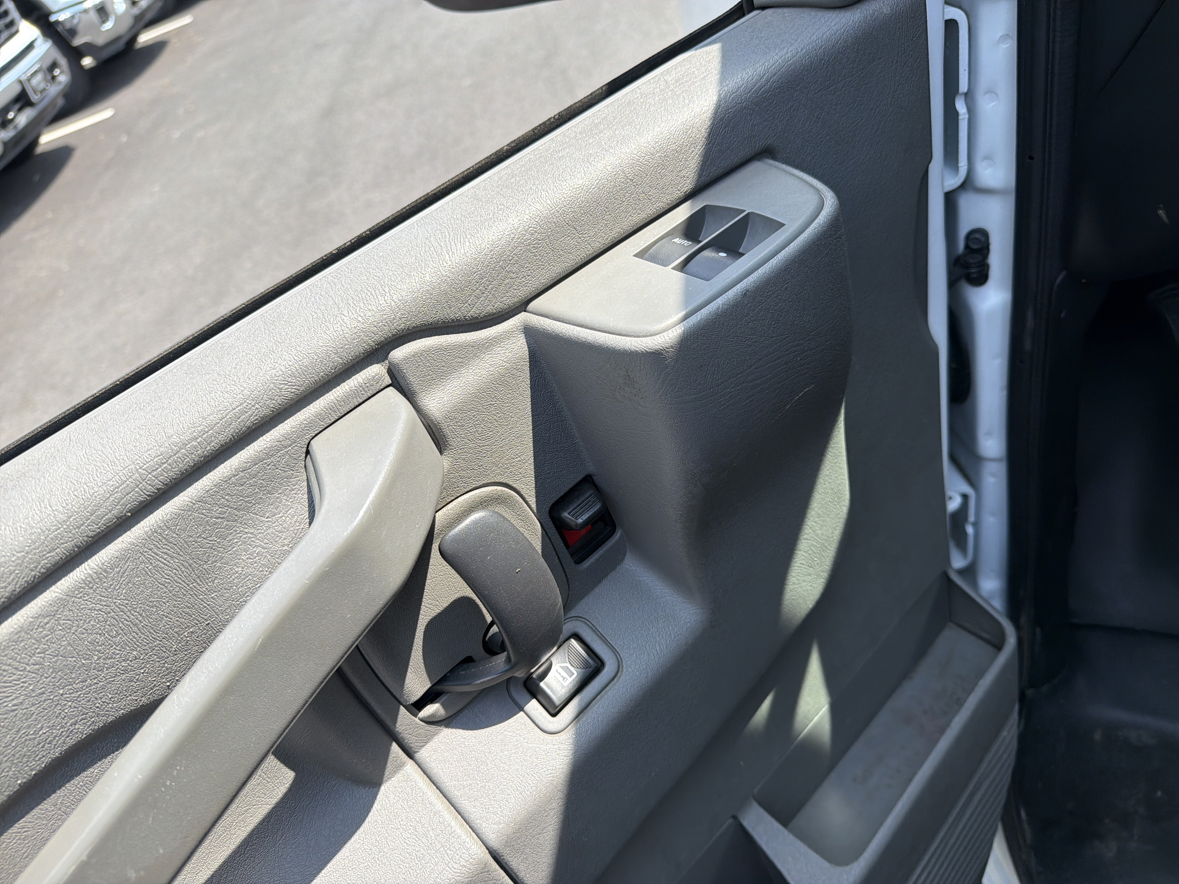 Used 2018 Chevrolet Express 2500 Extended RWD image 15
