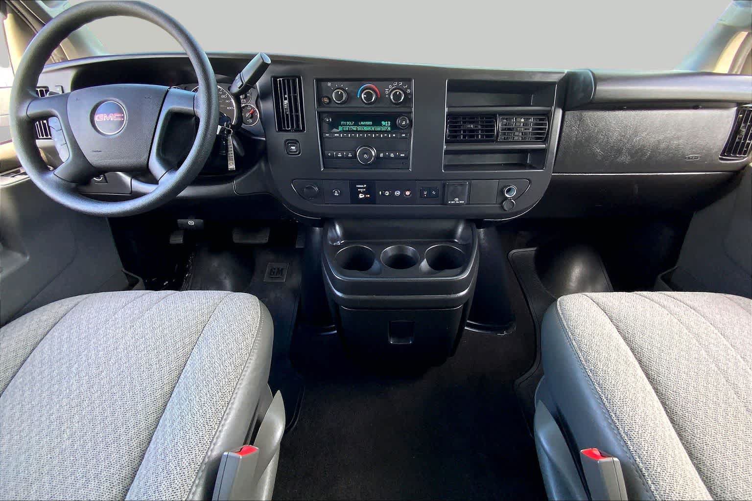 Used 2025 GMC Savana 3500 LT RWD image 15
