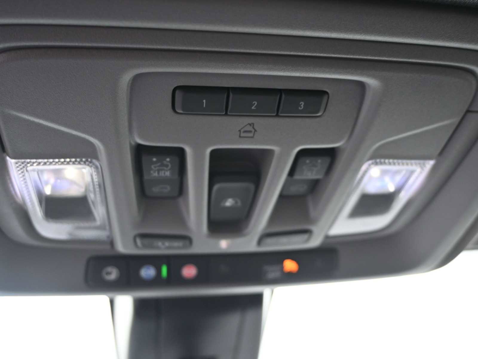 Used 2022 GMC Sierra 3500 Denali w/ Denali Ultimate Package image 28