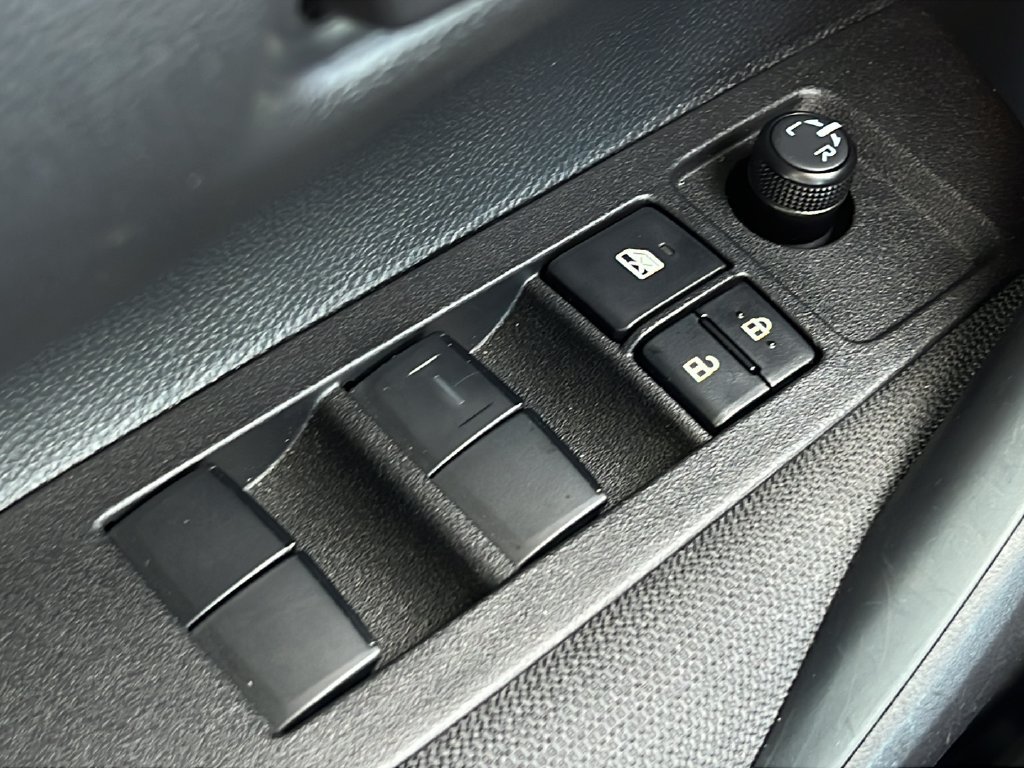 Used 2025 Toyota Corolla LE FWD image 17