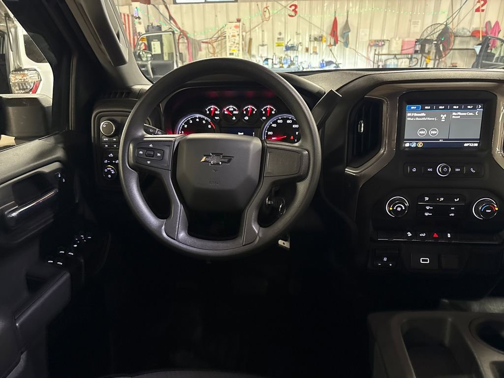 Used 2019 Chevrolet Silverado 1500 Custom Trail Boss AWD/4WD image 17
