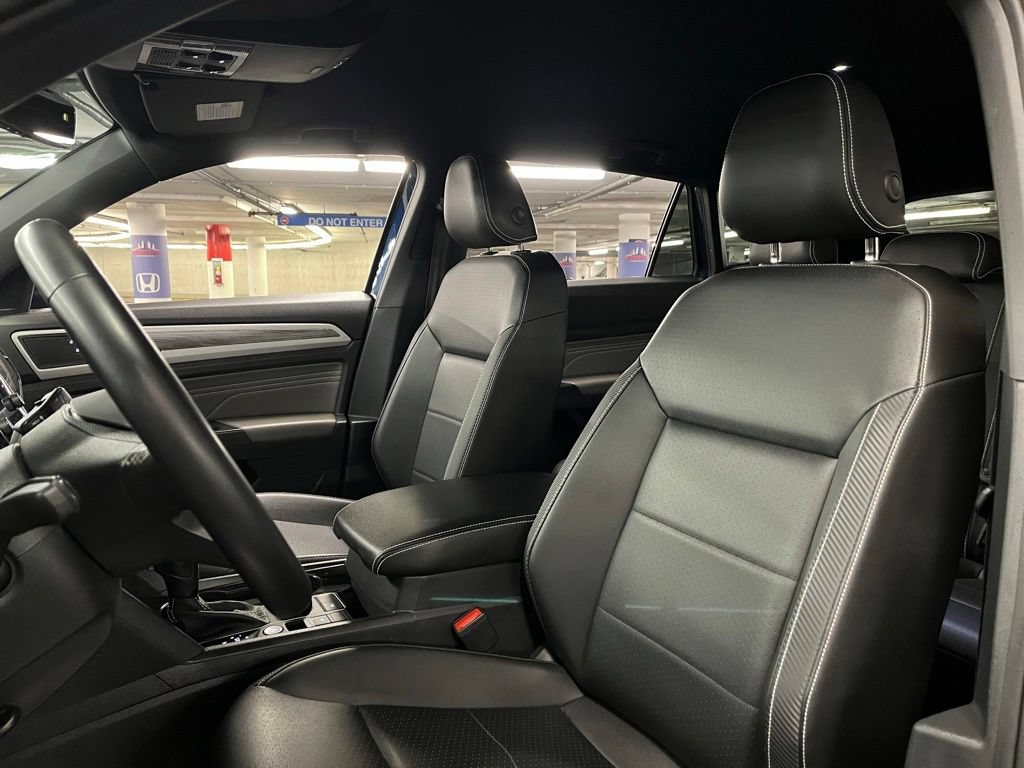 Certified 2023 Volkswagen Atlas Cross Sport SE w/ Black Wheel Package AWD/4WD image 20