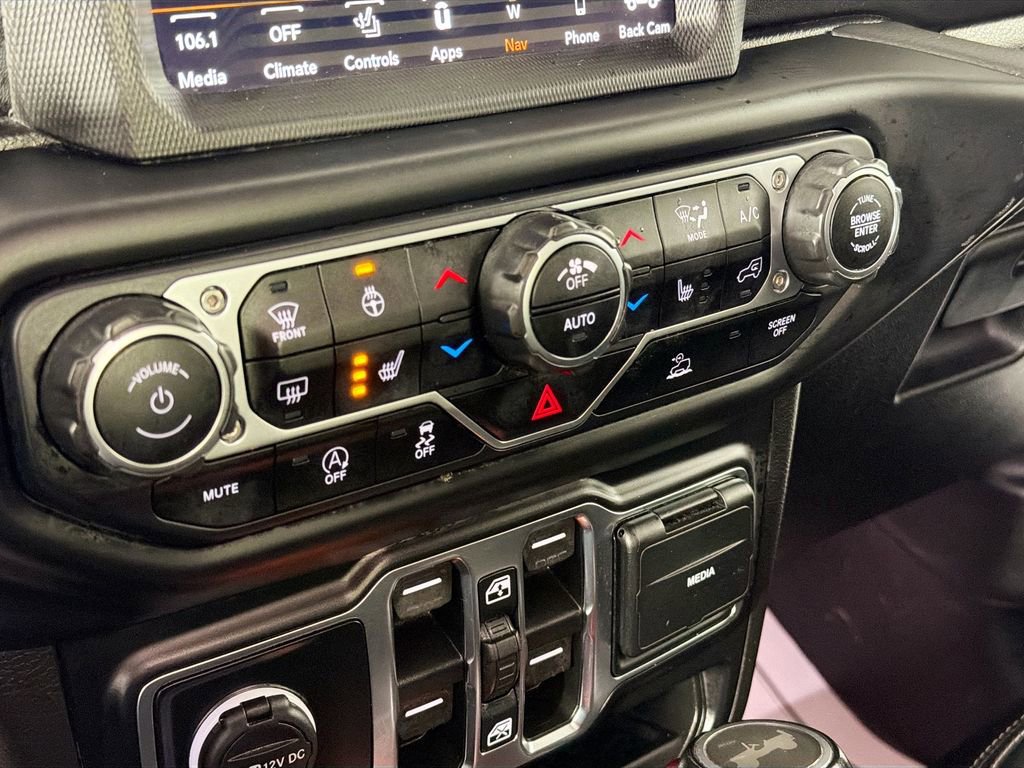 Used 2021 Jeep Wrangler Unlimited Sahara w/ Uconnect 4C Nav & Sound Group AWD/4WD image 16