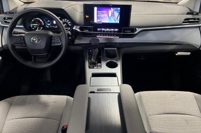 New 2026 Toyota Sienna LE FWD image 15